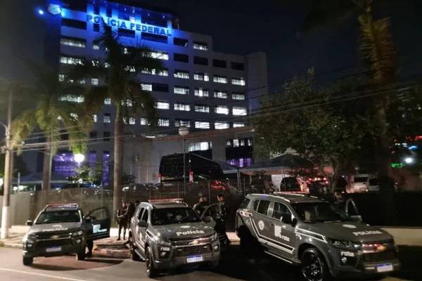Quadrilha sequestra e mata caminhoneiros para roubar carga em rodovias