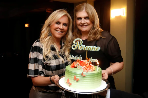 29/04/2021. Brasília-DF. Roseane Jordão ganha uma comemoração de aniversário da amiga Gláucia Benevides. Fotos: Arthur Menescal/Especial Metrópoles