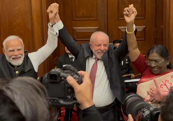 Jantar de Lula e Modi teve iguarias da Índia ao som de Zeca Pagodinho