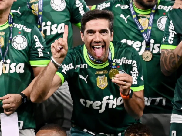Imagem colorida de Abel Ferreira, técnico mais bem pago da história do campeonato brasileiro- Metrópoles