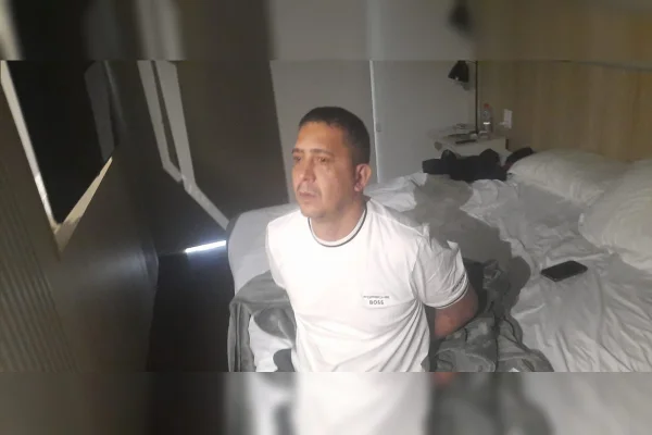 “Patrão” do Comando Vermelho é preso em apê de luxo na Barra da Tijuca