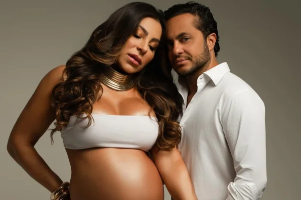 Foto de Thammy Miranda com esposa