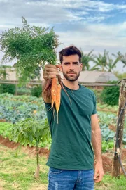 O ator opta por frutas, verduras e legumes orgânicas