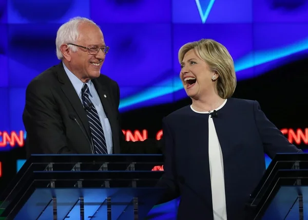 Bernie Sanders dá apoio a Hillary Clinton para presidência dos EUA