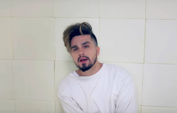 “Check-in”: música de Luan Santana é motivo de piada nas redes sociais