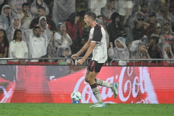 O Lanús venceu o Flamengo no Maracanã e conquistou a taça da Recopa Sul-Americana