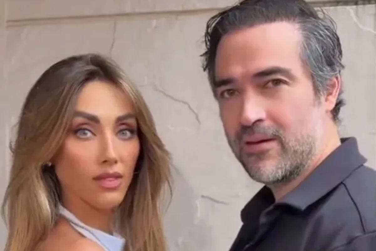 Alfonso Herrera, ex-RBD, aparece no hospital após cirurgia. Veja fotos - imagem 1 Alfonso Herrera, ex-RBD, aparece no hospital após cirurgia. Veja fotos - imagem 1