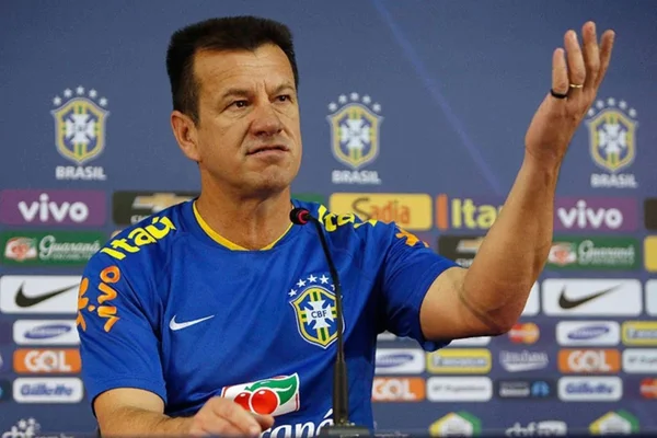 Dunga dança música de Shakira e “gingado” do ex-atleta viraliza. Veja