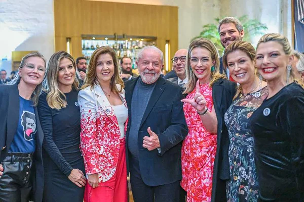 Lula na posse de Daniela Teixeira no STJ