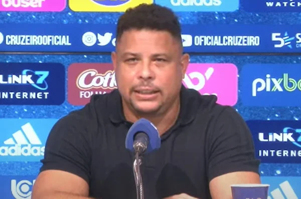 Ronaldo em entrevista coletiva sobre o Cruzeiro