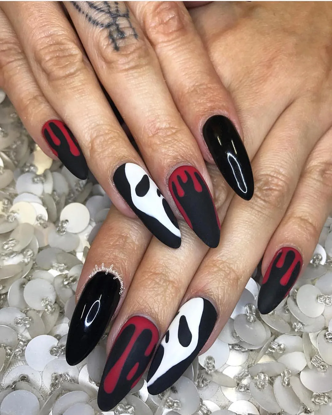 Halloween: confira inspirações de unhas para arrasar neste Dia das Bruxas - imagem 4 Halloween: confira inspirações de unhas para arrasar neste Dia das Bruxas - imagem 4
