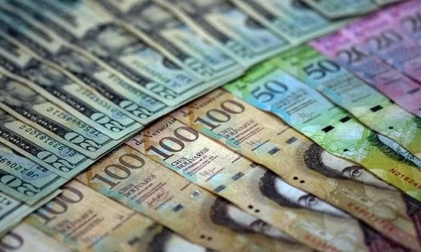Governo da Venezuela amplia prazo para usar notas de 100 bolívares