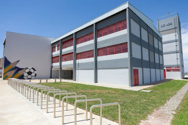 DF amplia acesso à educação com valorização de docentes e muitas obras