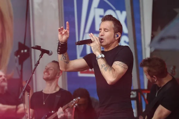 Scott Stapp, vocalista do Creed, faz show em Brasília