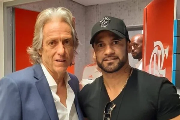 Jorge Jesus ao lado de Hadson