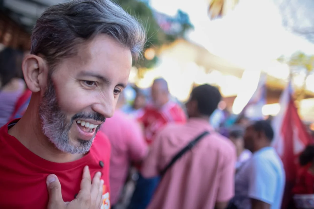 Leandro Grass promete manter empregos de cobradores de ônibus no DF