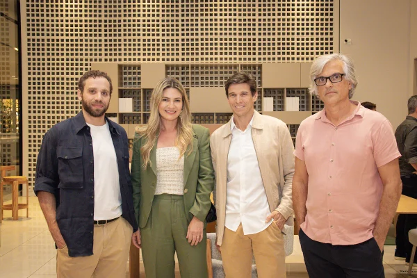 Convidados batem papo com os designers Pedro Moog e Filipe Troncon