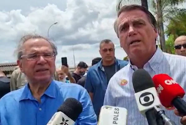 Bolsonaro e Paulo Guedes