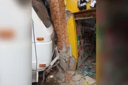 De acordo com as informações iniciais, a vítima teve ferimentos leves De acordo com as informações iniciais, a vítima teve ferimentos leves