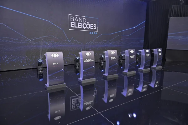 Debate foi marcado por ausência de candidatos
