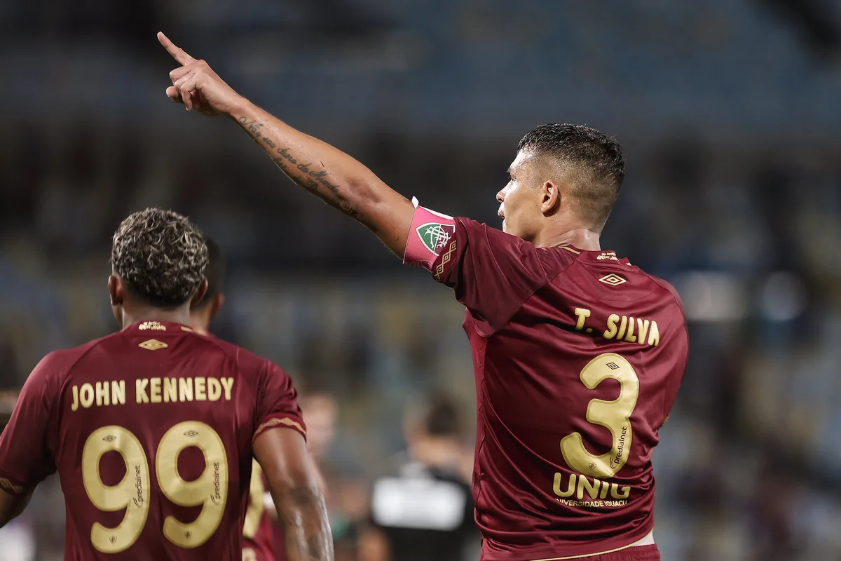 Após vitória, Fluminense mantém escrita sobre Juventude; entenda 1 Thiago Silva com a camisa do Fluminense diante do Juventude