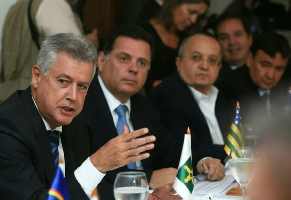 Governo edita MP que prevê partilha da multa da repatriação