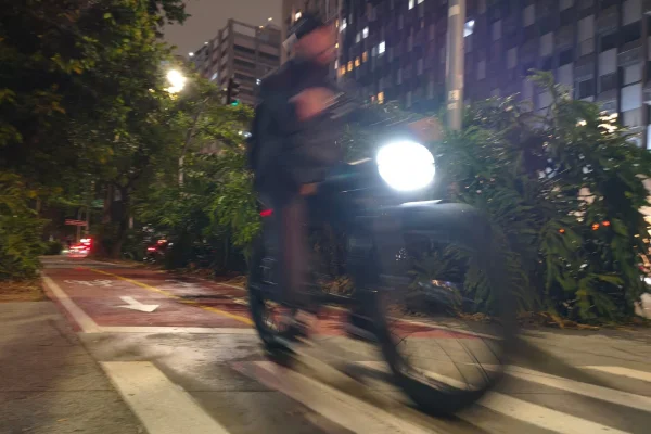 Imagem mostra ciclovia em São Paulo - Metrópoles