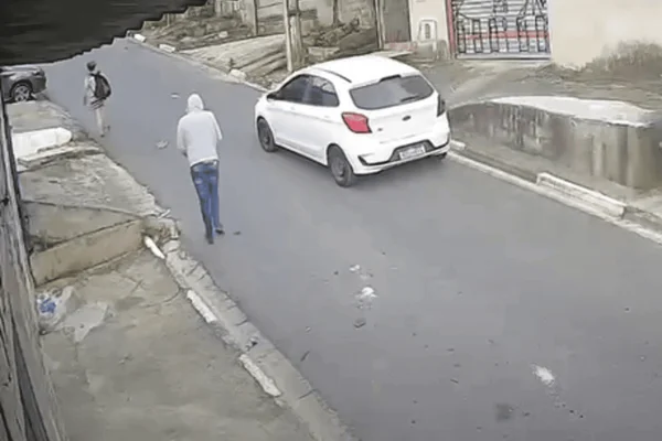 Suspeitos sequestram motorista de app e usam o carro para outro sequestro
