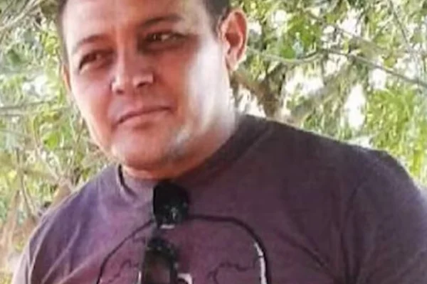 Sargento da Polícia Militar é preso ao matar ex e dono de bar a tiros