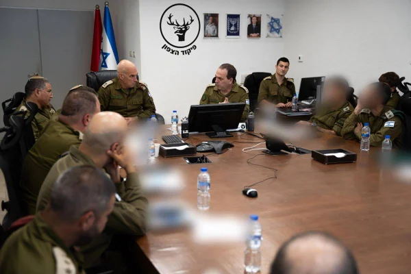 Imagem colorida mostra reunião de militares do exército de Israel - Metrópoles