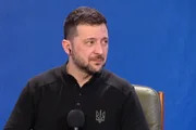Inclusive em roupas utilizadas pelo presidente do país, Volodymyr Zelensky