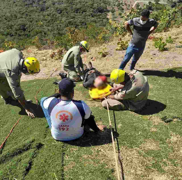 Piloto parapente Jaraguá
