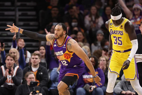 Jogadores do Phoenix Suns e do Lakers