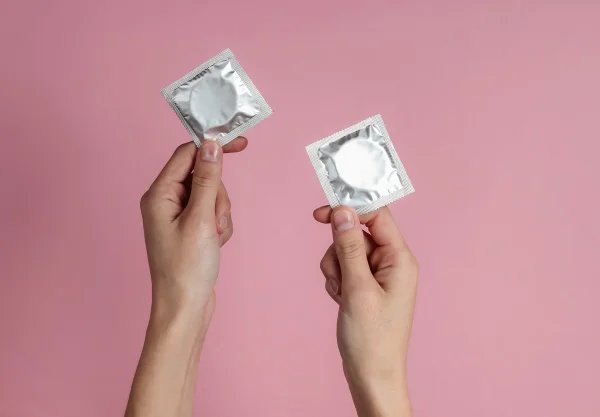 Camisinha retardante funciona mesmo? Médico explica