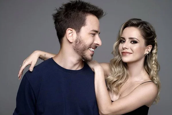 Após vender ingresso a R$ 34, Sandy & Junior lotam apresentação em NY