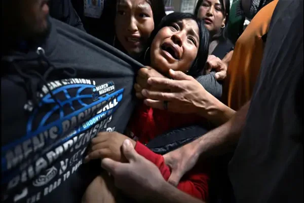 Foto de família separada pelo ICE vence World Press Photo