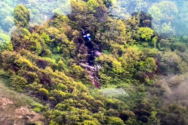 Imagens do acidente com o helicóptero onde estava o presidente do Irã. Corpos foram encontrados