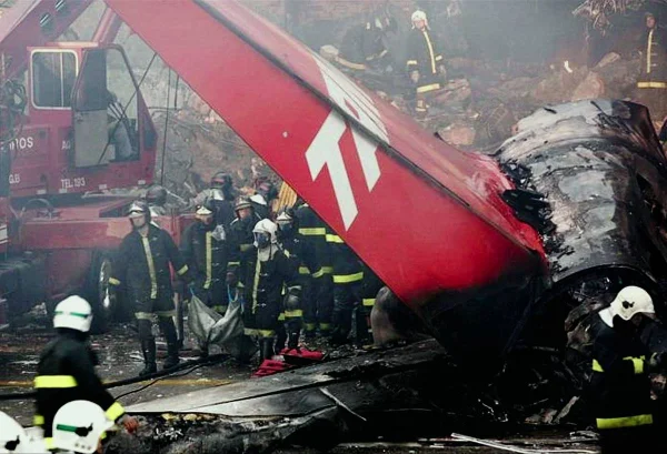 Imagens de Tragédia Anunciada de Congonhas - Metrópoles