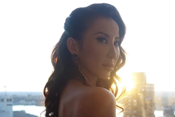Coco Lee, cantora nascida em Hong Kong, morre aos 48 anos