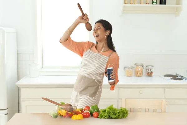Algoritmo transforma canções do Spotify em receitas culinárias