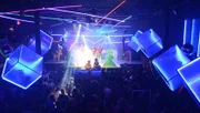 A Victoria Haus (SAAN, Quadra 1, Lote 930) faz a festa <a href="https://www.facebook.com/events/155427741876970/">Aloka</a>, com show ao vivo de Rafael Tavares e Swinga, além das apresentações dos DJs Fuzuê, Iagor Arruda, Ricardo Lucas, Rayan Milhomem, Dani Santos e Lobbão. As portas da casa abrem às 22h30. <a href="http://www.eventim.com.br/aloka-brasilia-ingressos.html?affiliate=BR1&doc=artistPages%2Ftickets&fun=artist&action=tickets&key=1794744%2410315889">Ingressos</a> a partir de R$ 10 (valor amigo, pago na entrada). Classificação indicativa 18 anos