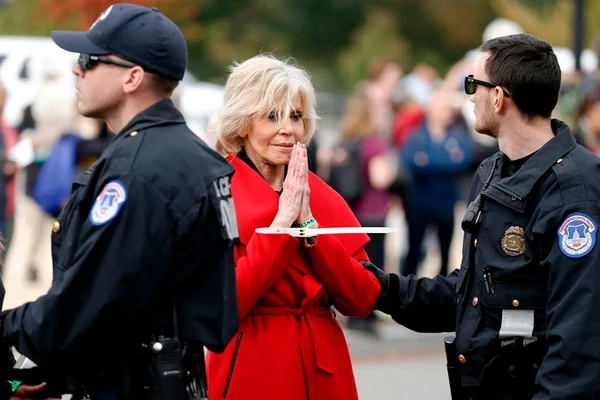 Jane Fonda critica Bolsonaro por declarações contra Leo DiCaprio