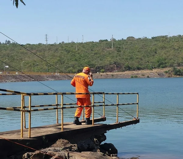Bombeiros encontram corpo de homem na barragem do Paranoá