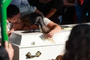 A mãe de Valentina estava totalmente abalada pela perda da filha 