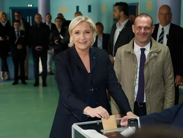 Ponto a ponto: o que pensam Macron e Le Pen
