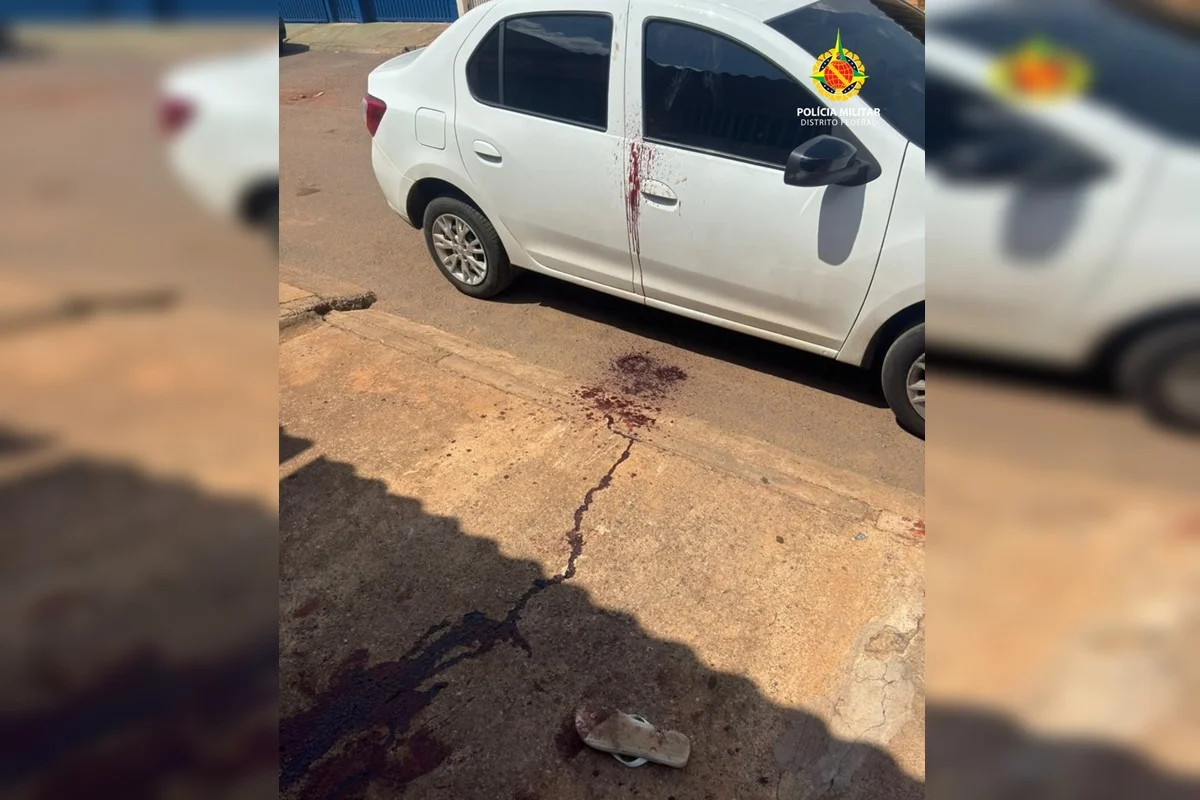 Carro abandonado em Ceilândia tinha marcas de sangue Carro abandonado em Ceilândia tinha marcas de sangue