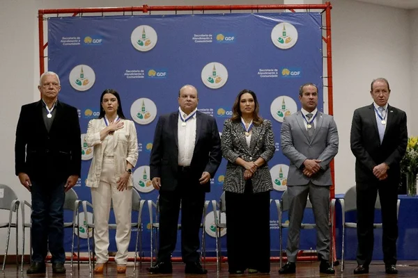 Ibaneis entrega medalha Mérito Líder Comunitário a mais de 200 pioneiros
