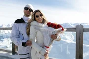 Fernanda Hernandes e Marcos Caputo posam juntos e sorridentes nos Alpes Franceses