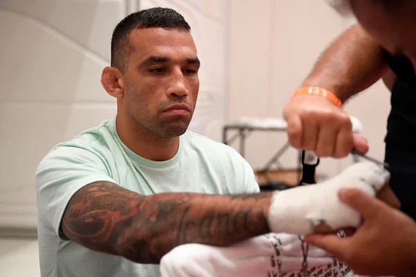 imagem colorida de Fabricio Werdum - Metrópoles