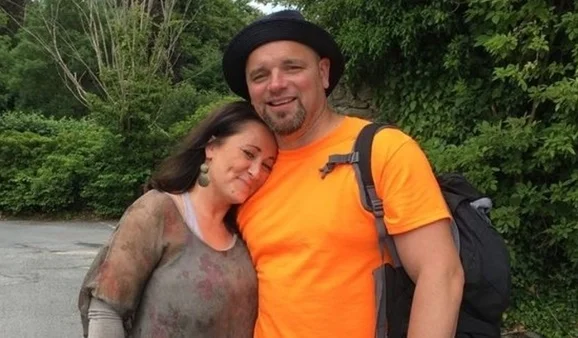 Mulher descobre câncer terminal e troca marido por amor da infância